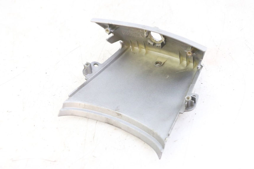photo de REAR FAIRING JUNCTION HONDA SCV LEAD 100 (2003 - 2007)