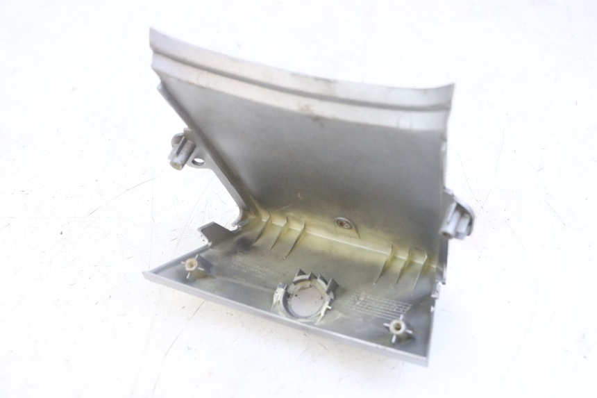 photo de REAR FAIRING JUNCTION HONDA SCV LEAD 100 (2003 - 2007)
