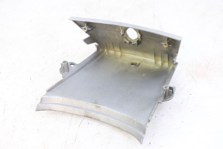 photo de REAR FAIRING JUNCTION HONDA SCV LEAD 100 (2003 - 2007)