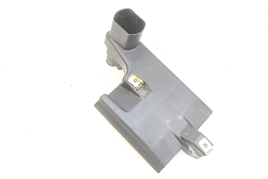 photo de LOWER REAR FAIRING JUNCTION APRILIA SCARABEO 100 (2003 - 2012)