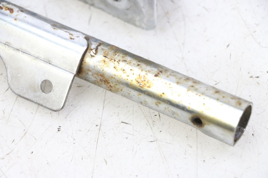 photo de REAR LOWER MIDDLE PANEL HYOSUNG GV AQUILA 125 (2000 - 2004)