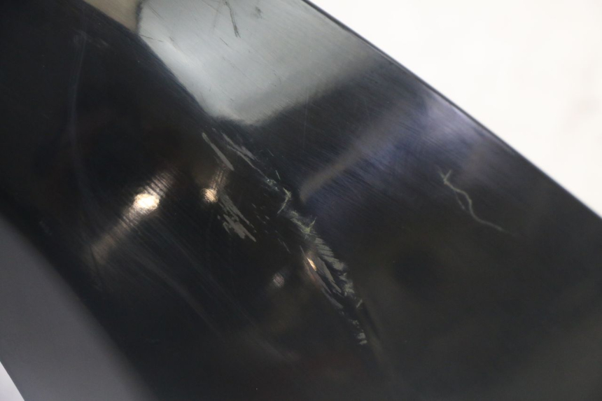 photo de LOWER REAR FAIRING JUNCTION SUZUKI BURGMAN 125 (2007 - 2014)