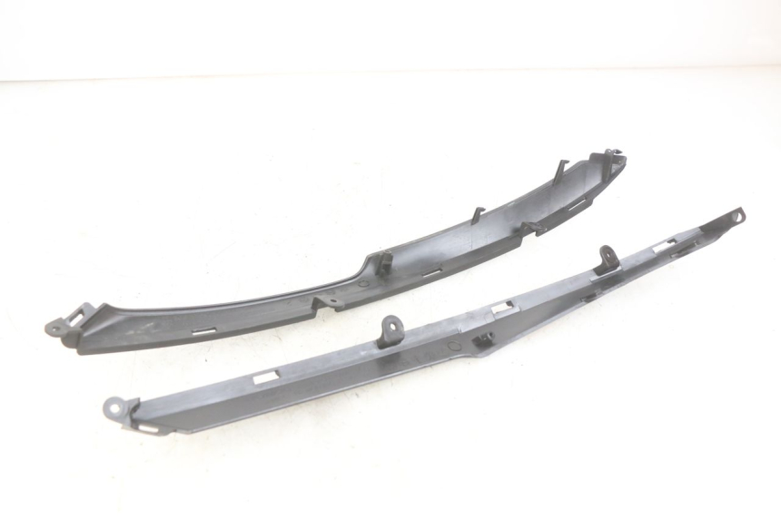 photo de LOWER REAR FAIRING JUNCTION KYMCO DOWNTOWN ABS 125 (2015 - 2017)