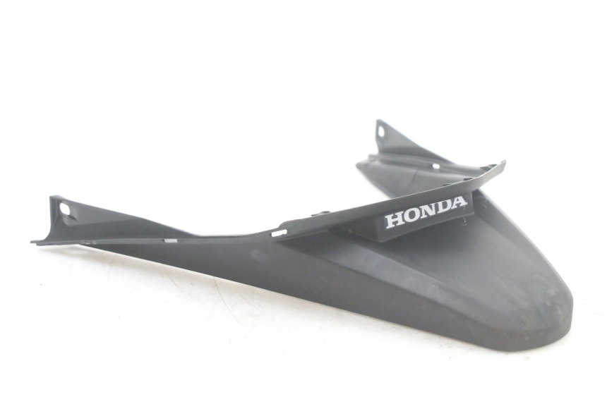 photo de REAR LOWER MIDDLE PANEL HONDA PCX (JF57/JF64) 125 (2014 - 2018)