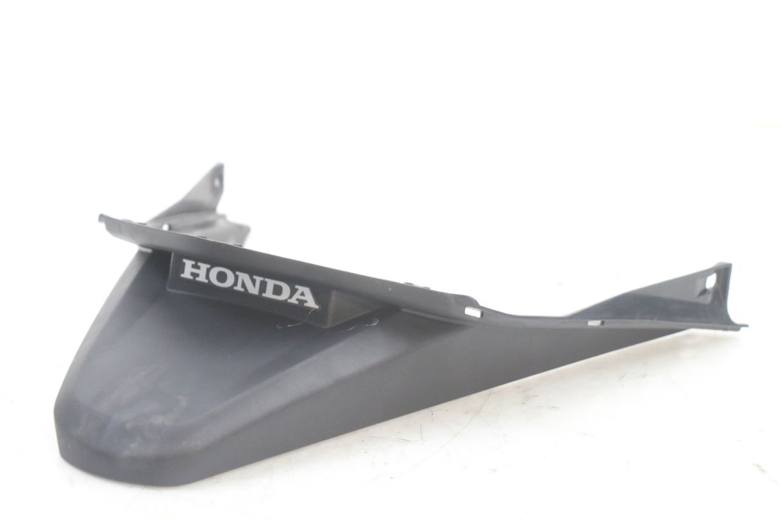 photo de REAR LOWER MIDDLE PANEL HONDA PCX (JF57/JF64) 125 (2014 - 2018)