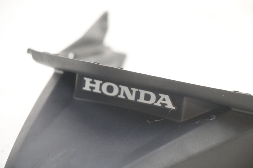 photo de REAR LOWER MIDDLE PANEL HONDA PCX (JF57/JF64) 125 (2014 - 2018)
