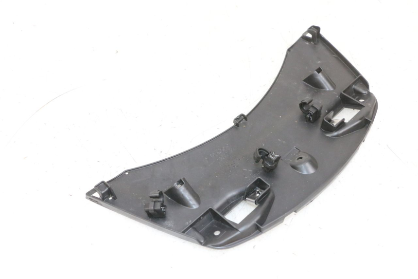 photo de REAR LOWER MIDDLE PANEL PIAGGIO MP3 500 (2016 - 2018) - Technical close-up