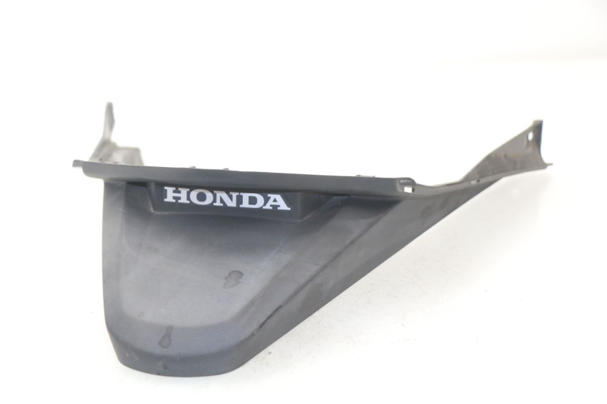 photo de REAR LOWER MIDDLE PANEL HONDA PCX (JF57/JF64) 125 (2014 - 2018)
