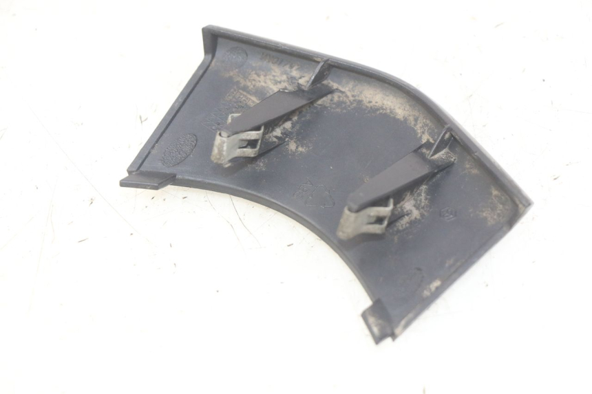 photo de LOWER REAR FAIRING JUNCTION PIAGGIO FLY 4T 50 (2013 - 2017)