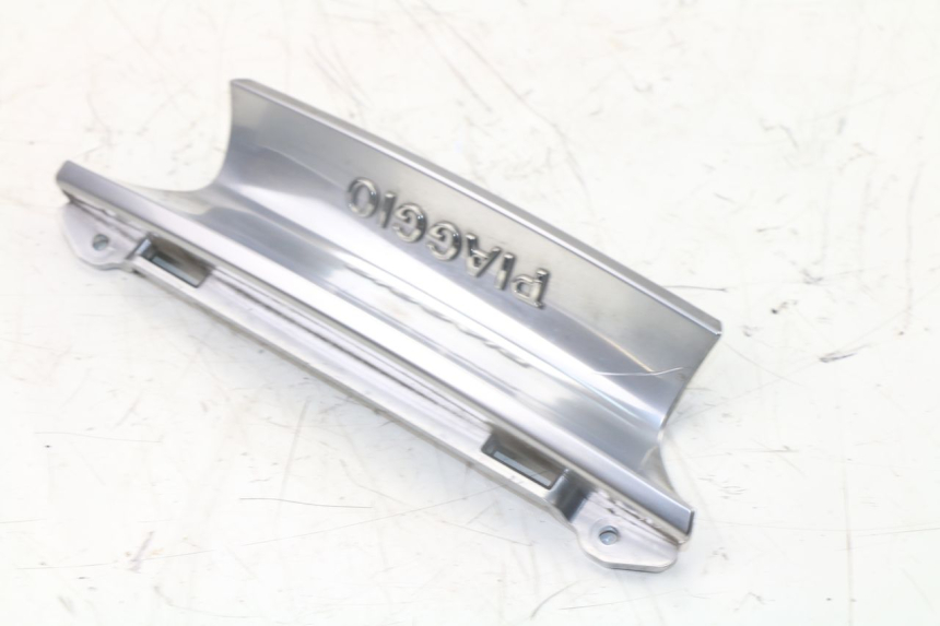 photo de REAR LOWER MIDDLE PANEL PIAGGIO X10 500 (2012 - 2018)