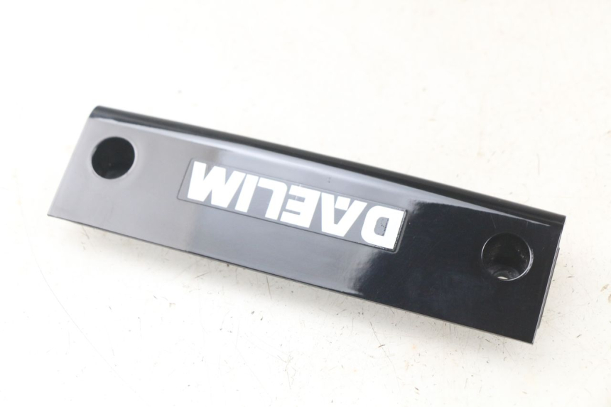 photo de REAR LOWER MIDDLE PANEL DAELIM S2 FI 125 (2008 - 2017)