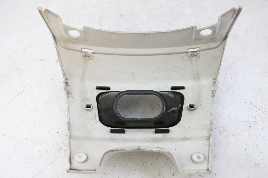 photo de LOWER REAR FAIRING JUNCTION PEUGEOT SATELIS 125 (2010 - 2012)