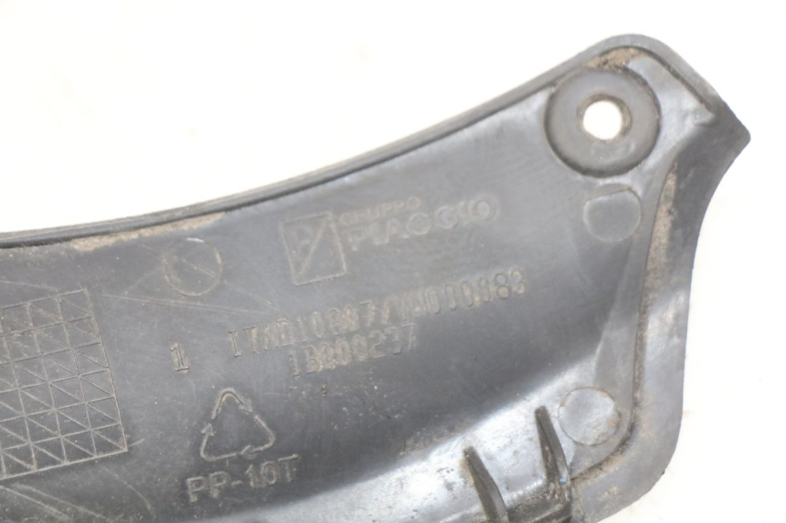 photo de LOWER REAR FAIRING JUNCTION PIAGGIO VESPA PRIMAVERA 2T 50 (2013 - 2018)