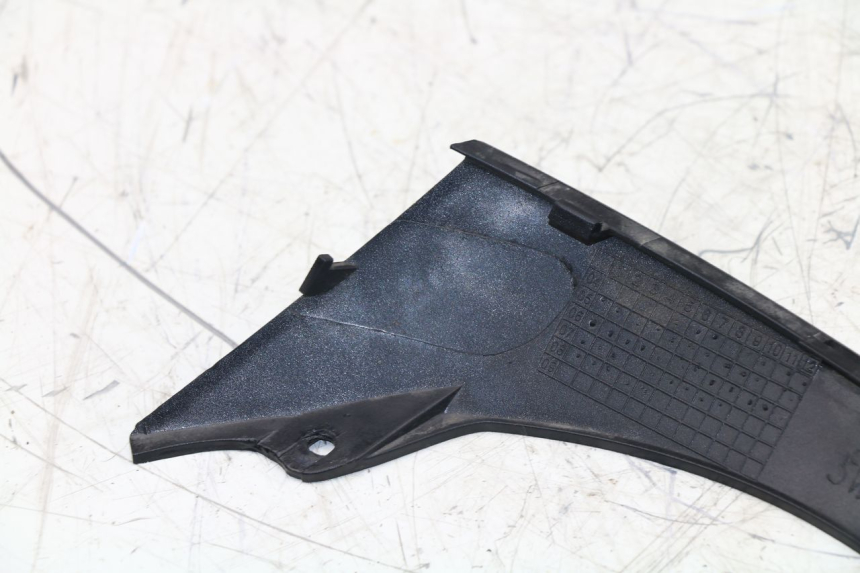 photo de REAR LOWER MIDDLE PANEL YAMAHA VITY 125 (2008 - 2013)