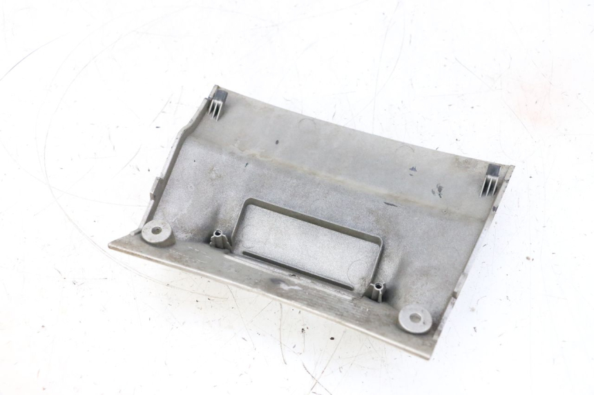 photo de REAR LOWER MIDDLE PANEL PIAGGIO X8 125 (2004 - 2007) - Component detail