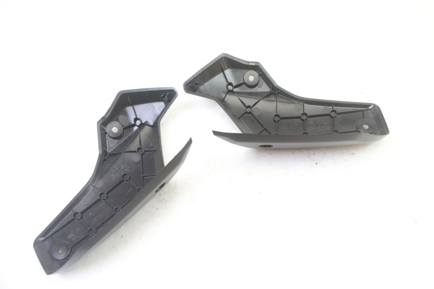 photo de REAR FAIRING JUNCTION PEUGEOT KISBEE 4T 50 (2018 - 2022)
