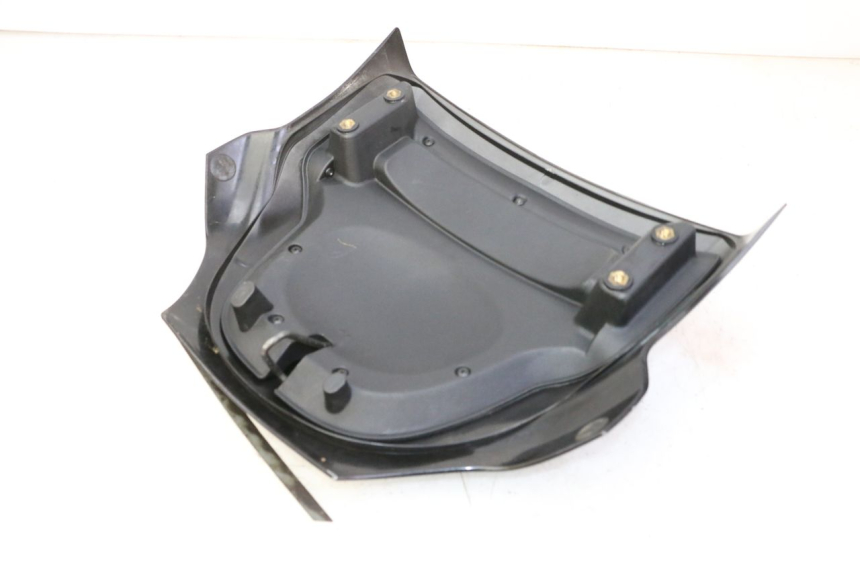 photo de REAR FAIRING JUNCTION PIAGGIO MP3 LT 300 (2010 - 2016)