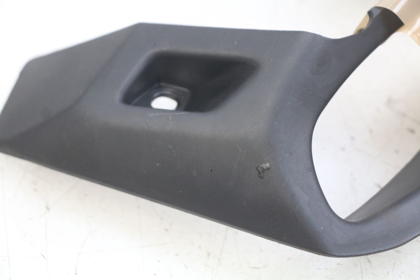 photo de REAR FAIRING JUNCTION YAMAHA MT ABS 125 (2014 - 2018)