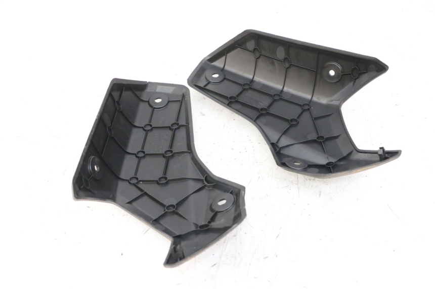 photo de REAR FAIRING JUNCTION PEUGEOT KISBEE 4T 50 (2018 - 2022)