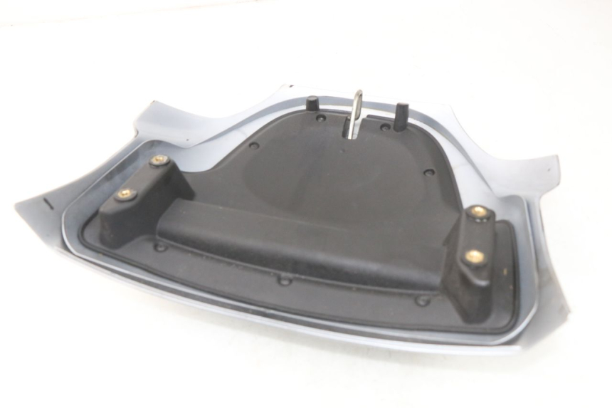 photo de REAR FAIRING JUNCTION PIAGGIO MP3 125 (2006 - 2014)