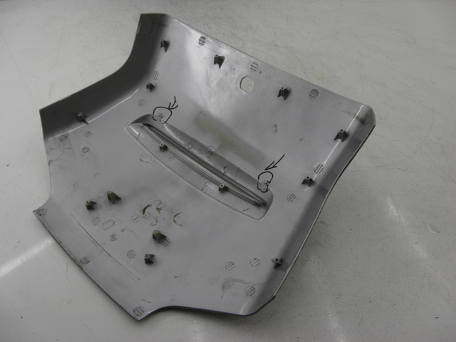 photo de REAR MIDDLE PANEL PIAGGIO SUPER LX 125 (2000 - 2003)