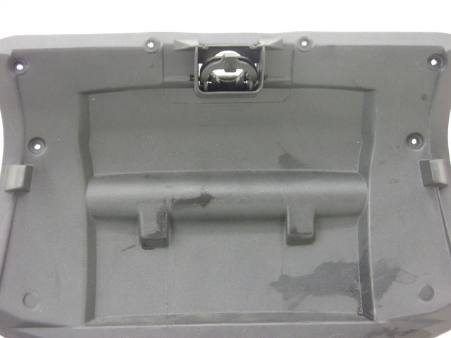 photo de REAR MIDDLE PANEL PIAGGIO SUPER LX 125 (2000 - 2003)