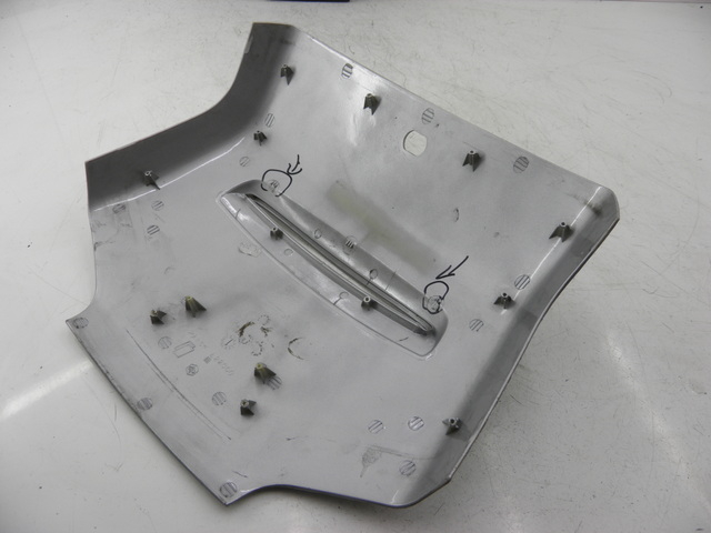 photo de REAR MIDDLE PANEL PIAGGIO SUPER LX 125 (2000 - 2003)