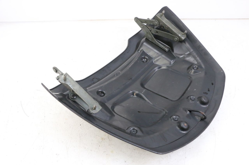 photo de REAR FAIRING JUNCTION PIAGGIO X8 125 (2004 - 2007)