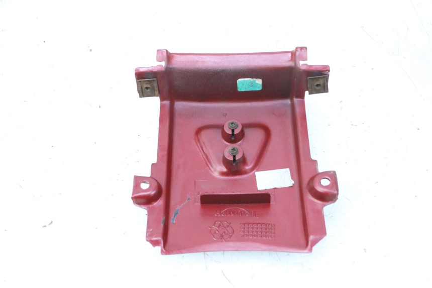 photo de REAR MIDDLE PANEL TRIUMPH SPRINT 900 (1995 - 1998)