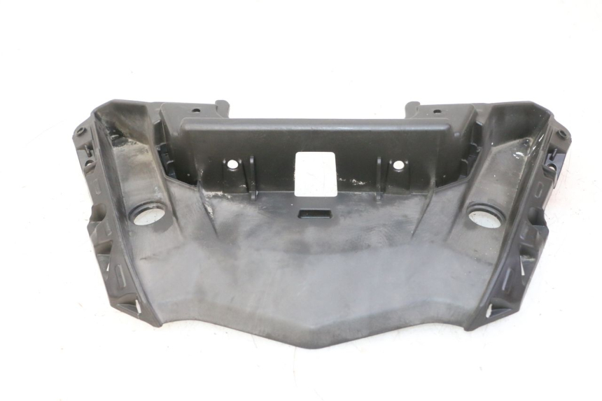 photo de REAR UPPER MIDDLE PANEL QUADRO 4 4D 350 (2015 - 2018)