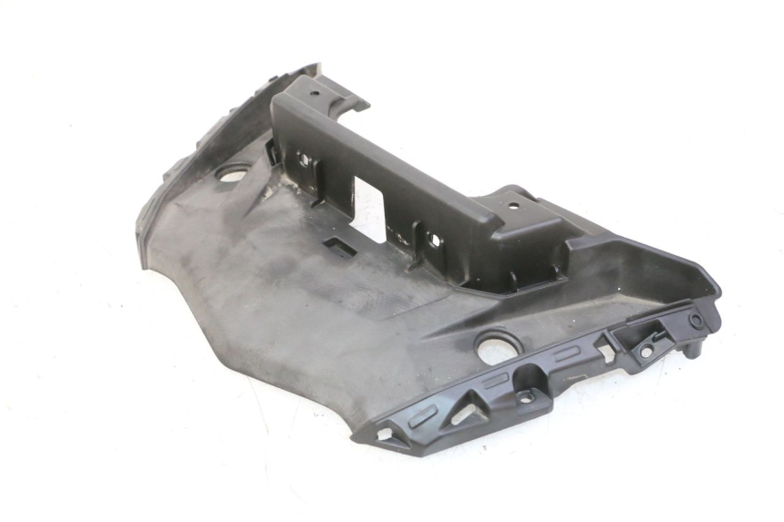 photo de REAR UPPER MIDDLE PANEL QUADRO 4 4D 350 (2015 - 2018)