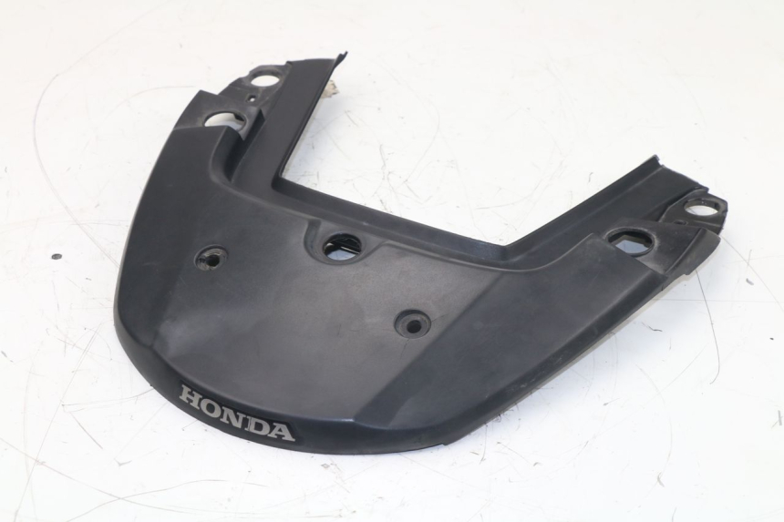 photo de REAR UPPER MIDDLE PANEL HONDA CBF N 600 (2004 - 2007)
