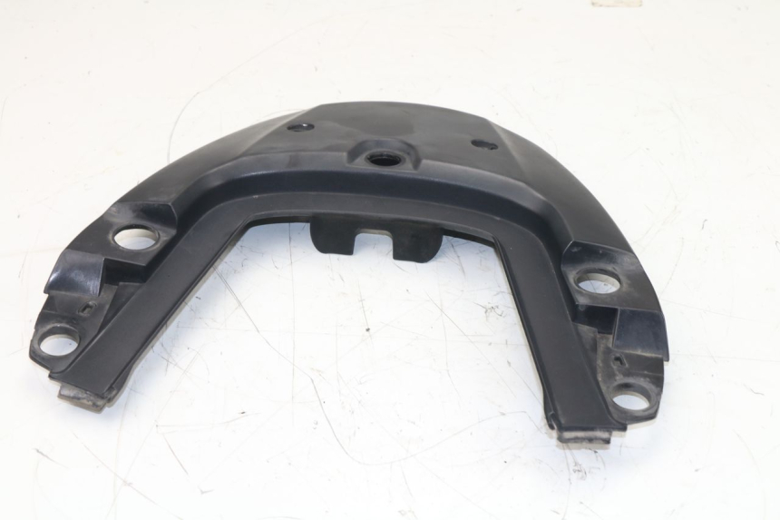 photo de REAR UPPER MIDDLE PANEL HONDA CBF N 600 (2004 - 2007)