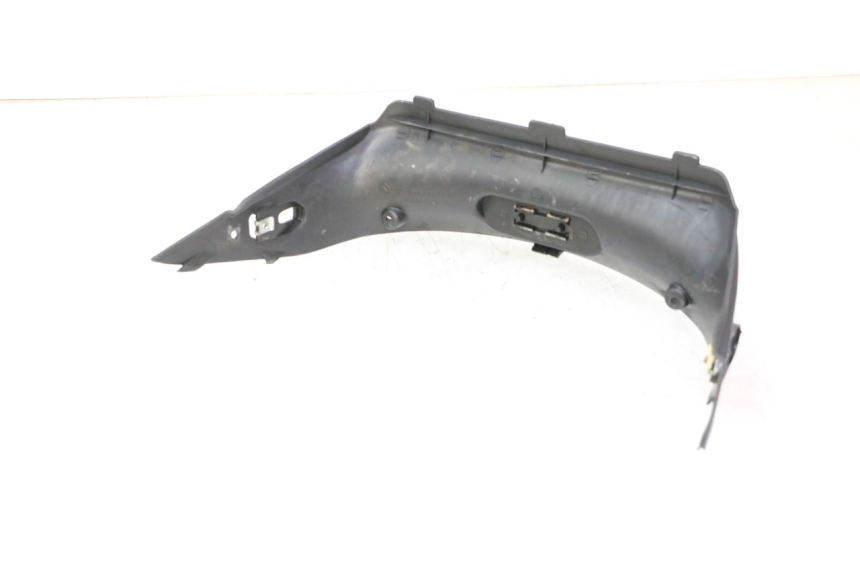 photo de REAR UPPER MIDDLE PANEL DAELIM HISTORY 125 (2001 - 2002)