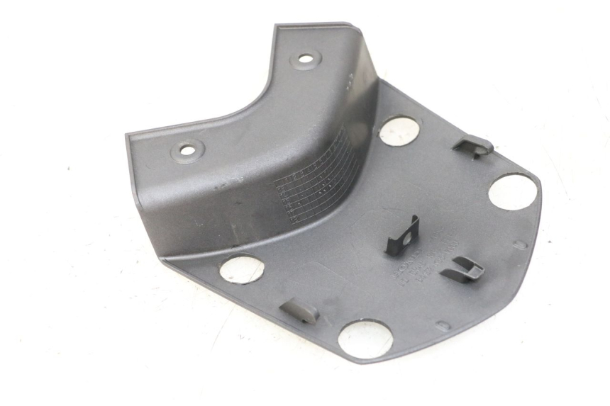 photo de REAR UPPER MIDDLE PANEL HONDA PCX (JF57/JF64) 125 (2014 - 2018)