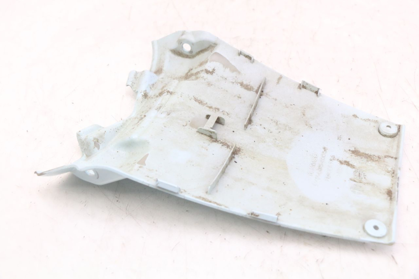 photo de REAR UPPER MIDDLE PANEL KYMCO LIKE 4T 50 (2009 - 2018)