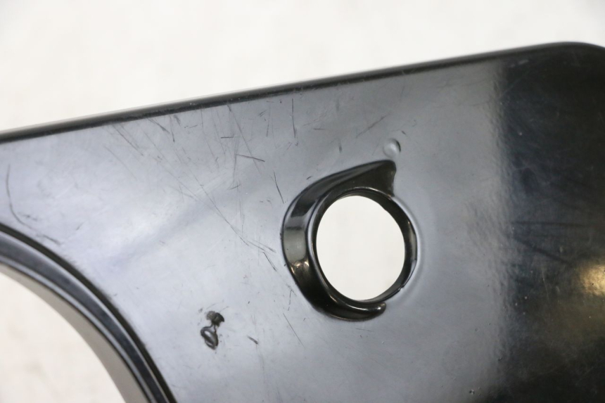photo de REAR UPPER MIDDLE PANEL SYM ORBIT III 3 4T 50 (2021 - 2025) - Technical close-up