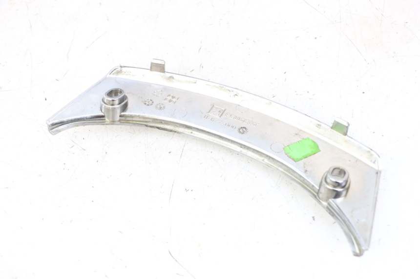 photo de REAR UPPER MIDDLE PANEL PEUGEOT SATELIS 125 (2013 - 2018)