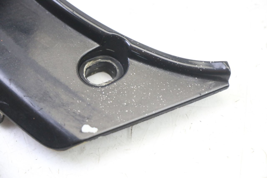 photo de REAR UPPER MIDDLE PANEL PEUGEOT SATELIS 125 (2013 - 2018)