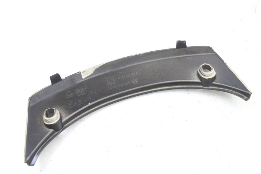 photo de REAR UPPER MIDDLE PANEL PEUGEOT SATELIS 125 (2013 - 2018)