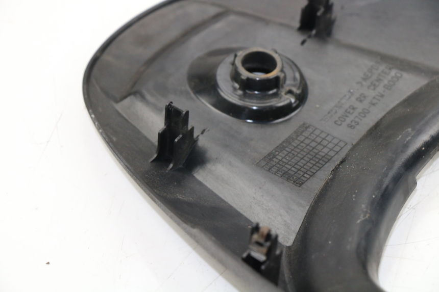 photo de REAR UPPER MIDDLE PANEL HONDA SH 300 (2011)