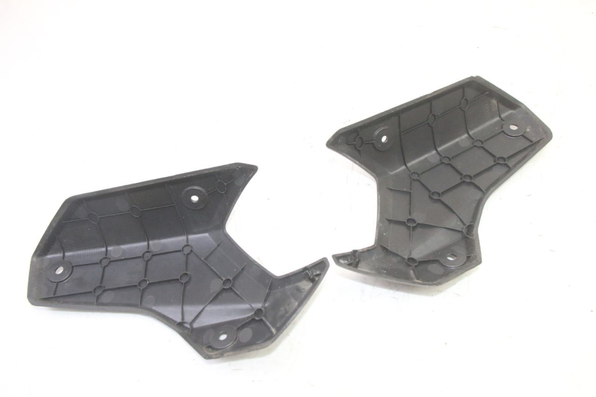 photo de REAR UPPER MIDDLE PANEL PEUGEOT STREETZONE I 2T 50 (2018 - 2020)