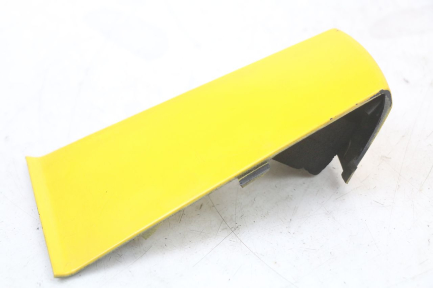 photo de REAR UPPER MIDDLE PANEL SUZUKI GS F 500 (2004 - 2007)