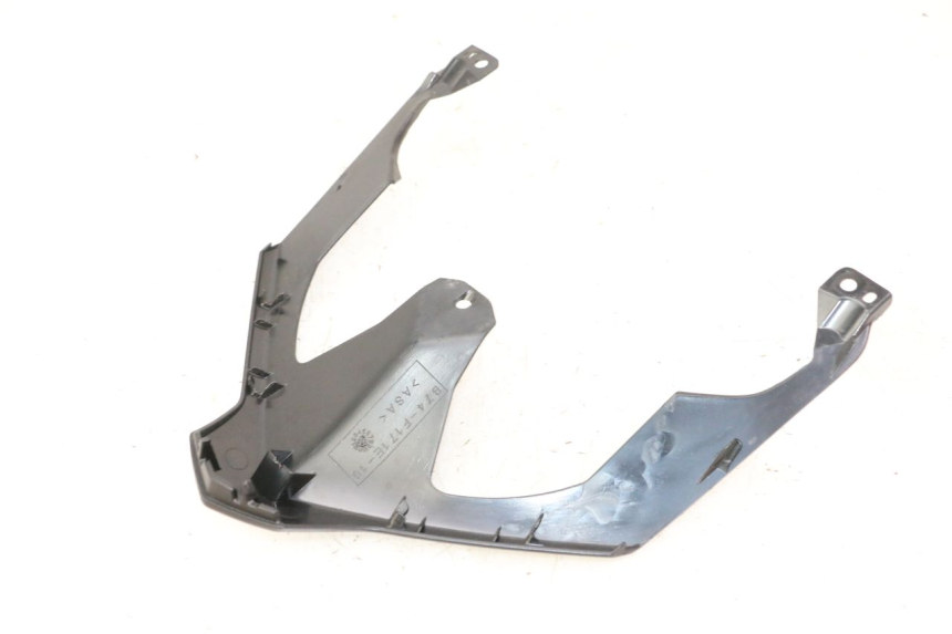 photo de REAR UPPER MIDDLE PANEL YAMAHA XMAX X-MAX 125 (2021 - 2025)