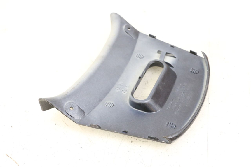 photo de REAR UPPER MIDDLE PANEL KYMCO XCITING 250 (2006 - 2009)
