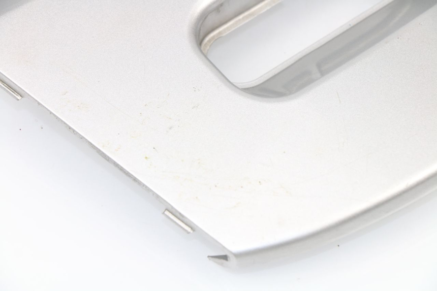 photo de REAR UPPER MIDDLE PANEL KYMCO XCITING 500 (2004 - 2006)