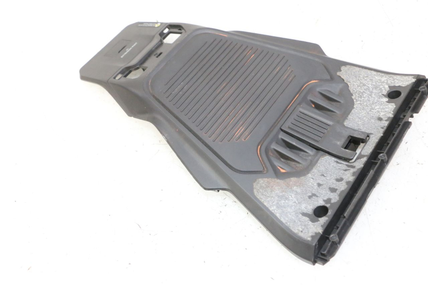 photo de REAR UPPER MIDDLE PANEL SEGWAY NINEBOT ZT3 PRO 1