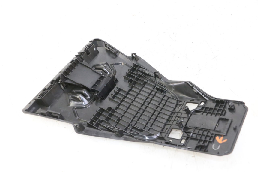 photo de REAR UPPER MIDDLE PANEL SEGWAY NINEBOT ZT3 PRO 1