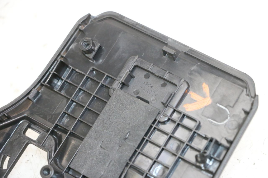 photo de REAR UPPER MIDDLE PANEL SEGWAY NINEBOT ZT3 PRO 1