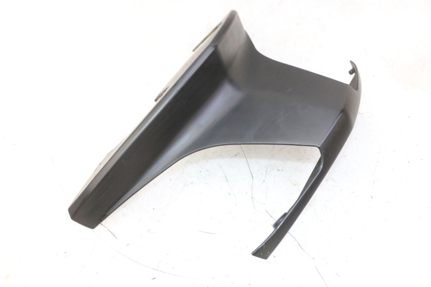 photo de REAR FAIRING JUNCTION YAMAHA X-MAX XMAX 125 (2010 - 2014) - Technical close-up